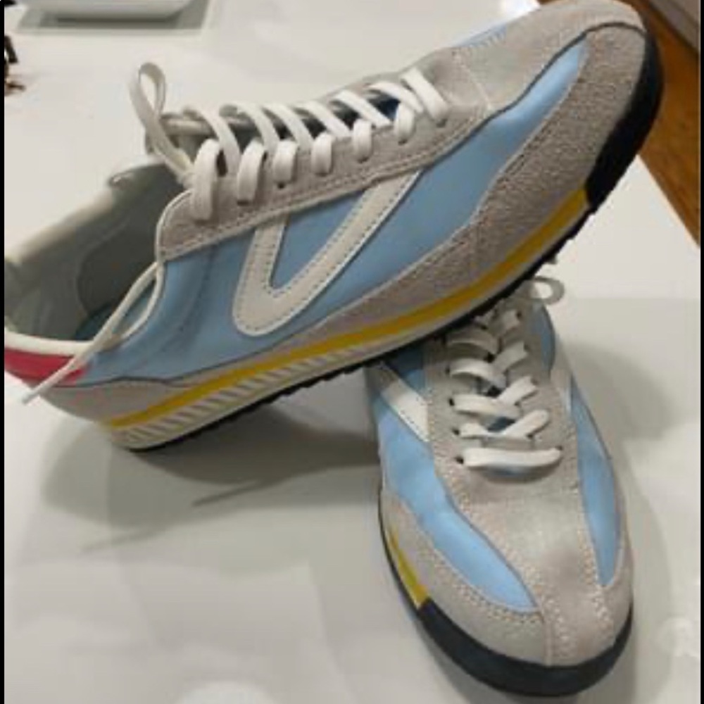 NEW Tretorn Sneakers